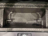 ラゲージデッキボードの下には大容量の収納ができる深底ラゲージアンダーボックス