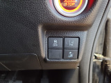 【VSA(車両挙動安定化制御)】滑りやすい路面での横滑りを抑え、安定した走行をサポートします。