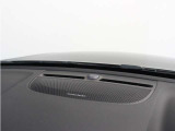 【harman/kardon】世界のオーディオファン垂涎のプレミアムサウンドシステムを搭載。原音に近い音場空間を忠実に再現。乗る人すべてに最良の音響体験を提供します。