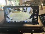 【バックカメラ】リバースにするだけで映ります、後方の安全確認や、狭い駐車場での車庫入れ、雨の日や夜間など視界の悪い時に便利です!安全にバックする為には欠かせない装備です