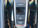 スマートな電子制御式パーキングブレーキに加え、渋滞時などでブレーキペダルから足を離しても停車を維持するオートブレーキホールド機能により、運転がより快適になります。