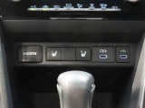 運転席助手席のはシートヒーターが付いてます。またHDMI搭載です。