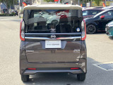 プライバシ-ガラスが装備されています。外を見るときは気にならずに、後方車両から車内が見えにくい設計です。