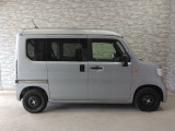 オプションになりますが、ボディーコーティングもご用意しております。新車の輝きに近づき、洗車などのお手入れも楽になりますよ。