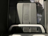 ワイヤレスチャージング Qiに準拠した携帯電話をワイヤレス充電が可能です。iphone等対応。機種により充電できない可能性がございます。