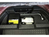 【パンク修理キット】タイヤの傷や穴が大きくない軽度のパンクは、パンク応急修理キットを使って応急処置を施すことができます。