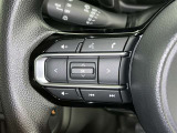 ステアリングスイッチ装備!運転しながら手元でオーディオの操作などができます。
