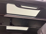 車内が明るくなるムーンルーフも装備です。(ガラス部は開きません)