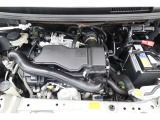 【まるまるクリーニング】エンジンルームもしっかり洗浄・艶出しいたします。見栄えだけでなく、整備のしやすさも向上しますので購入後のコンディション維持にも貢献します。