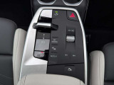 車両の詳細、ご質問につきましては、弊社営業スタッフまでお気軽にご連絡下さいませ。遠方のお客様には実車の詳細画像送信も承ります。お客様からのお問合せをお待ち致しております。