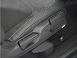◆シートハイトアジャスター◆運転席を上下に高さ調節ができます!運転ポジションを体格に合わせてシート調整できます。