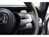 Hondaセンシングの機能のひとつ、アダプティブクルーズコントロール付!アクセルから足を離しても設定したスピードと前車との車間を保ち走行してくれます!車線維持もアシスト☆高速道路で疲労軽減ですね☆
