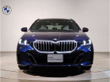 【キドニーグリル】BMWは約90年もの間、ほぼ全ての車両にひと目でBMWだと分かるこの特徴的なフロントグリルが備えられ、デザイン・アイコンとして親しまれてきました。