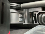 【エアコン/シートヒーター】オート式エアコンは操作性もバッチリ!運転席助手席にはシートヒーターが、座面と背もたれをすばやく温め、寒い時期にも快適な運転環境を提供します。