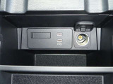 CarPlay対応USB差し込み口で充電しながらドライブ楽しめます♪