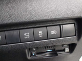 滑りやすい路面等で走行安定性を確保するS-VSCが装備されています。