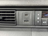 便利な充電用USBジャックも付いています☆周辺機器の充電にご利用頂けます☆
