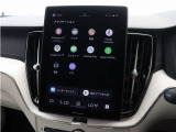 音声操作のGoogleアシスタントが音声コマンドを実行してくれます。通話発信やメッセージ送信、目的地の設定、車内温度の変更、音楽の選択、オンライン情報の検索、接続された家電の操作等、様々な操作が可能。