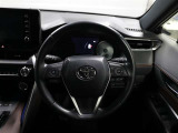 各操作スイッチなどもハンドルから手を放すことなく操作可能で安全運転に支援いたします!