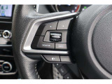 ステアリングオーディオリモコン 運転中でも音量調整やモード変更などハンドルから手を離さなくても操作が可能です。