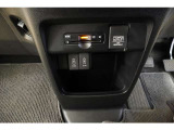 ETC車載器付き!ETCカードを利用すれば高速道路の料金所をスムーズに通過できます。休日の遠出にも嬉しい装備です。
