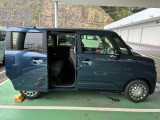 両側スライドドアなので、狭い駐車場でも乗り降りもラクラク♪