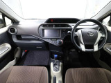 静粛性に優れた快適空間と静かな走りを実現。さらにEVモードではモーターのみでの走行でエンジン音や振動を感じさせない走りが楽しめます。