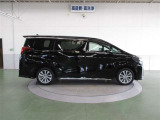 「高級車の新しい概念を創る」といったコンセプトから誕生しました。
