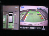 アラウンドビューモニターが駐車をアシスト☆4つの高解像度カメラで車の周囲を撮影。ミニバン、SUVなどの死角の駐停車も驚く程楽です!バックカメラは、車庫入れの時は勿論、後方の安全確認もできて安心です♪