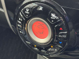 オートエアコンで温度を設定するだけで快適な車内環境を維持することができます!