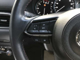 運転席廻りの様子です。ハンドルスイッチで純正オーディオの基本操作等も可能です☆