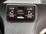 左右のパワースライドドアの開閉が運転席からも行えとても便利です!