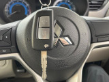 【キーレス】少し離れた場所からでもボタン一つでドアの開錠・施錠ができるのでとっても便利!ドアの鍵穴周りに傷をつけることもありません♪