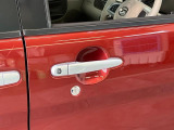 品質へのこだわり!フロアマットやシートなど車内をキレイに清掃し、ニオイや汚れなどを徹底的にクリーニングしてもらっております。室内はピカピカです☆