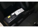 車高降下装置搭載!車高降下させ乗り降りを容易にします。電動固定式車いす固定装置搭載!