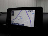 スマートフォンとの連携を可能にした8インチのディスプレイオーディオにはナビキットを採用。AM/FM(ワイドFM対応)、Bluetooth/USB入力に対応しています。(T‐Connectは別途有料)