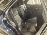 人間が歩行時に行っている「頭部の安定(目線の安定)」を車内でも再現する為、骨盤を支えて姿勢を崩しにくくするシート設計が取り入れられています!