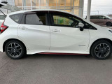 ドアバイザー付の車両です