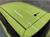 &rdquo;屋根の状態もしっかり確認出来ます。トヨタ中古車「まるごとクリーニング」でピカピカです。&rdquo;