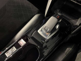 シフトレバーも操作性良く出来ています。運転しながらドライブモードを切り替え可能です。