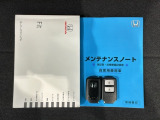 スマートキーは鍵をバッグに入れたままでもドアロックの開閉やエンジンのON・OFFができます。夜間や雨の日も鍵を探さなくて良いので便利です。