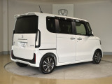 ご納車までの期間ですが、県内のお客様は1、2週間、県外のお客様は2、3週間ほどでご納車が可能となります。ただし、お支払いや書類の状況によっては多少の前後もありますので、その際には何卒ご了承下さい。