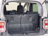 荷室はシートアレンジを行うことで広い荷室にすることが可能です 様々なシーンで活躍できますね