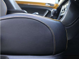 【運転席】シートは目立った使用感も少なく、きれいな状態を保っています。