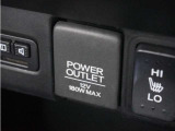 ◆12V電源ソケット◆スマートフォンの充電等にも便利な電源ソケット!使いやすい場所に装備されています。