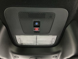 ホンダコネクトは事故や急病、あおり運転などのトラブル時に、ボタンひとつでオペレーターと通話でき、警察や消防への連携を迅速に行います。
