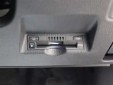 ETC車載器は、ビルトインタイプですっきり収納され、見た目も使い勝手も満足のアイテムです。