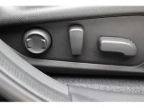 運転席パワーシート 電動シート採用で細かい微調整ができ、ドライビングポジションにしっかり合わせることで疲労軽減や事故防止につながります♪♪