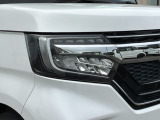 明るくて長寿命のLEDヘッドライト採用