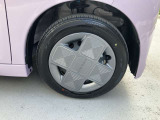 純正の14インチホイールを装着しております。タイヤサイズは155/65R14です。